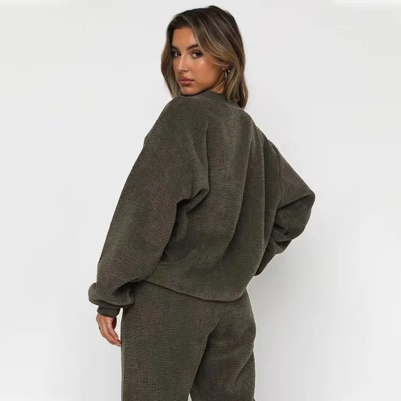 Women's Loungewear Set – Soft Fabric – Oversized Fit – Jogging Pants with Drawstring - Image 2