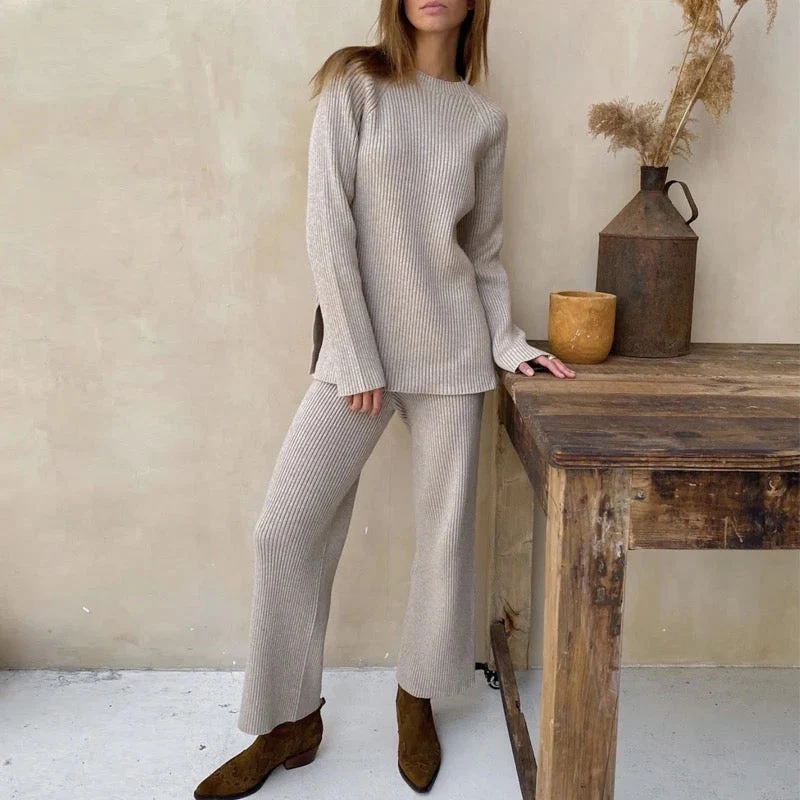 Women's Lounge Set – Ribbed Knit – Relaxed Fit – Sweater with Turtleneck – Straight Pants - Image 2