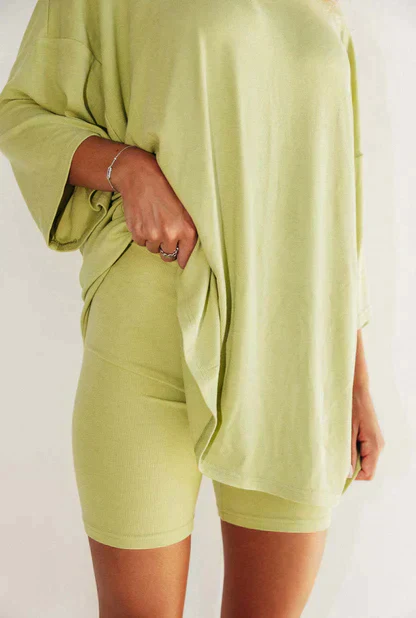 Women's Tunic Top - Oversized Fit - Three-Quarter Sleeve - Round Neck - Casual Comfort - Image 3