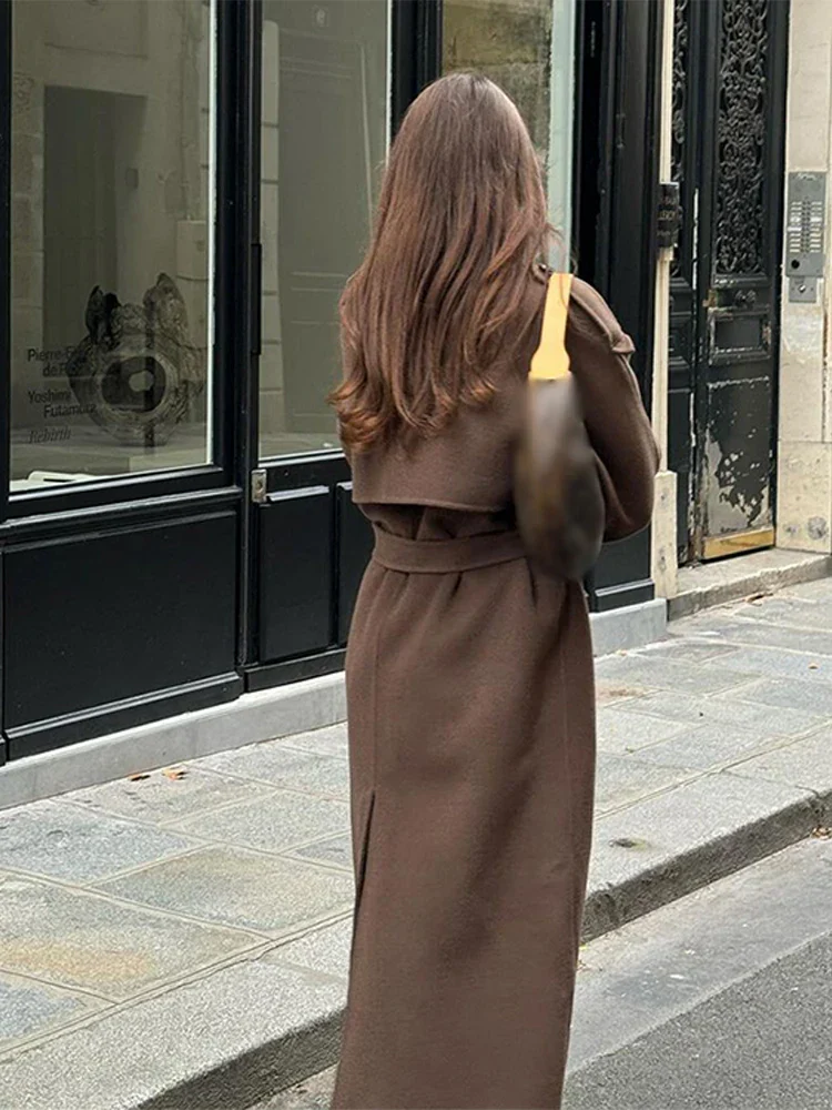 Women's Trenchcoat - Long Tailored Fit - Double-Layer Closure - Classic Design - Image 4