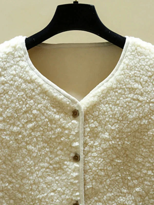 Ladies Bodywarmer - Shearling Imitation - Sleeveless - Button Closure - Warm Lining - Image 3