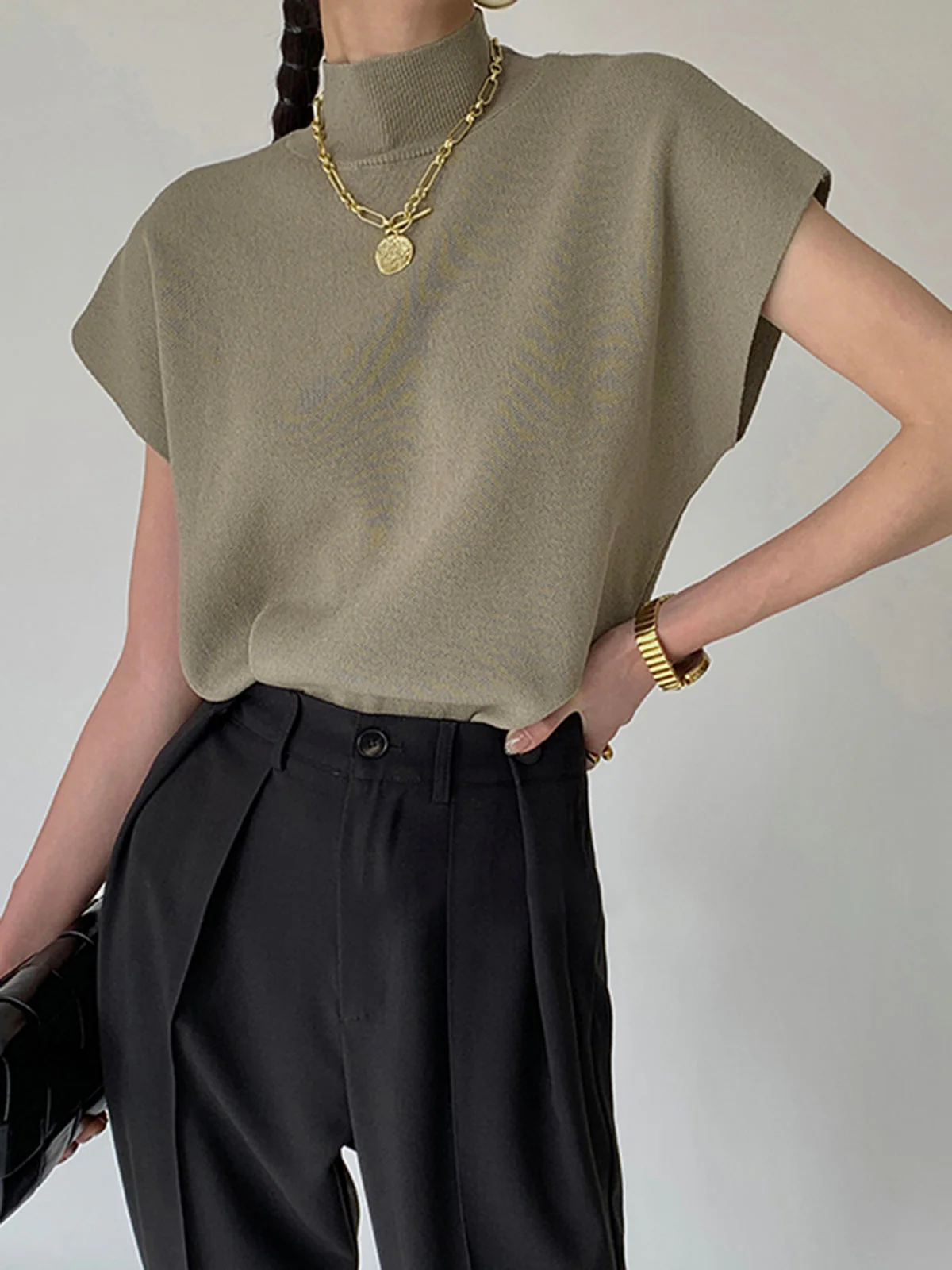 Ladies Top - Sleeveless - High Neck - Elegant Loose Fit - Casual Chic Design - Image 8