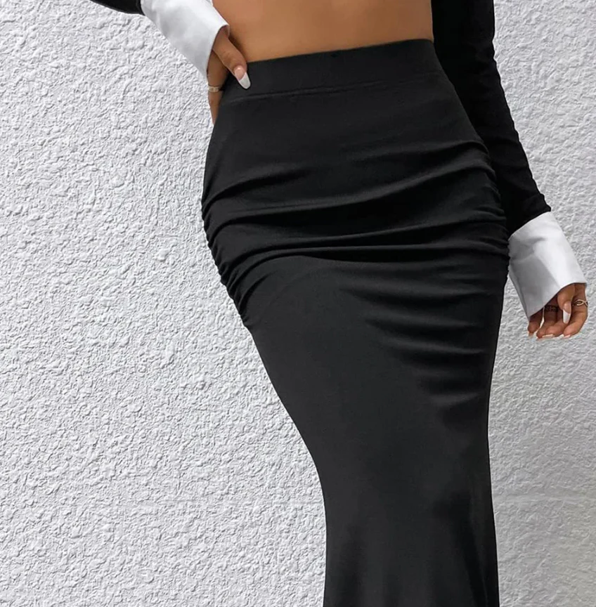 Women's Maxi Skirt - High Waist - Tailored Fit - Stretchy Flared Model - Image 3
