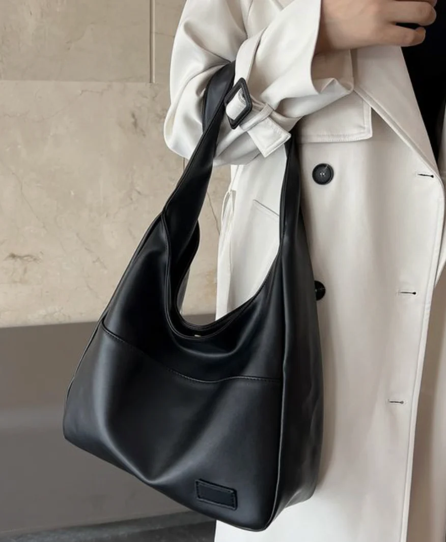 Ladies Shoulder Bag - Imitation Leather - Spacious Model - Minimalist Design - Comfortable Carrying Strap - Image 4